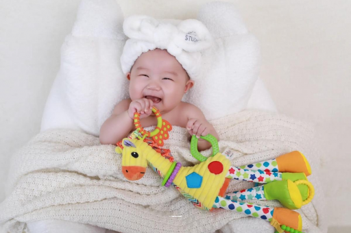 宣威1岁宝宝流鼻涕打喷嚏